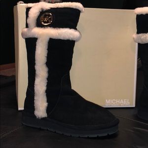 Never worn MK winter boots